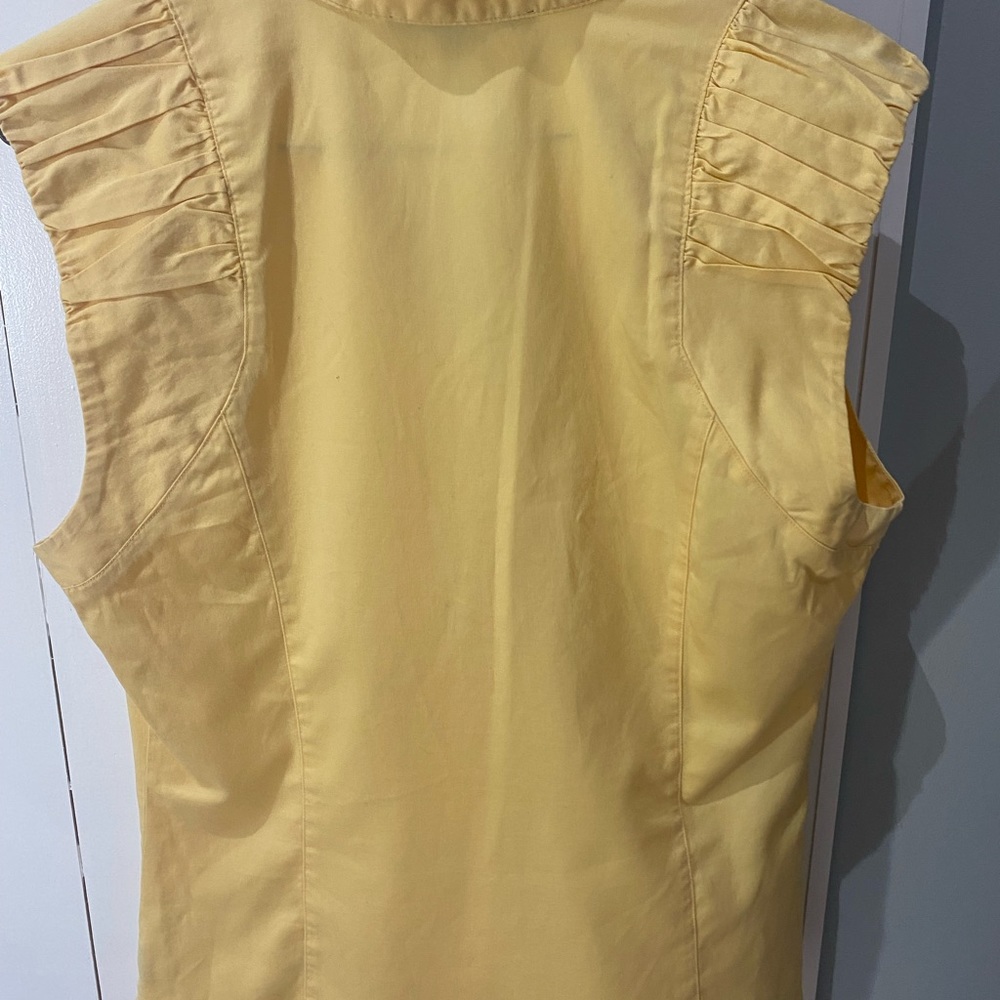 Like new Antonio Melanie Button Up Tank - size Medium